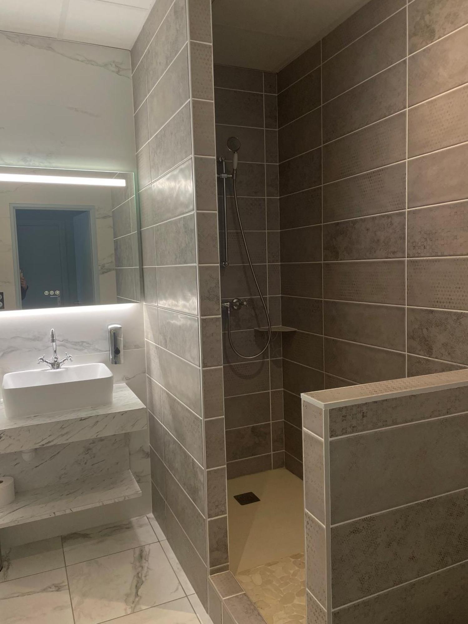 Domaine Clairfontaine Noyarey - Suites Junior Ngoại thất bức ảnh